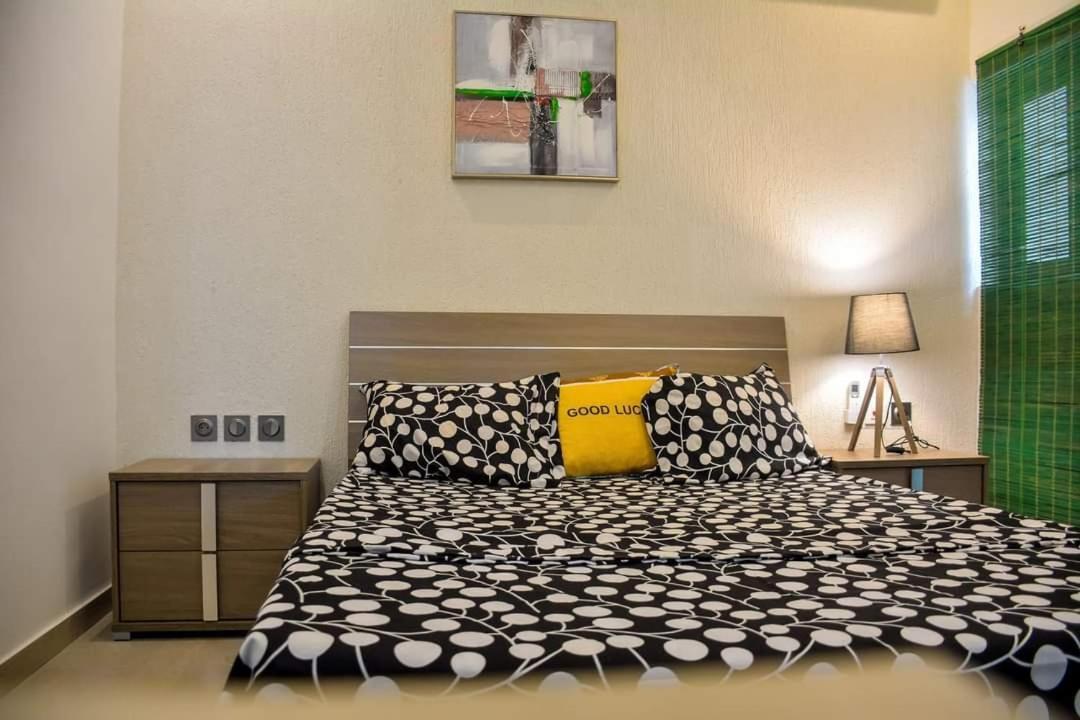 Klik Klak Appart Hotel Cotonou Buitenkant foto