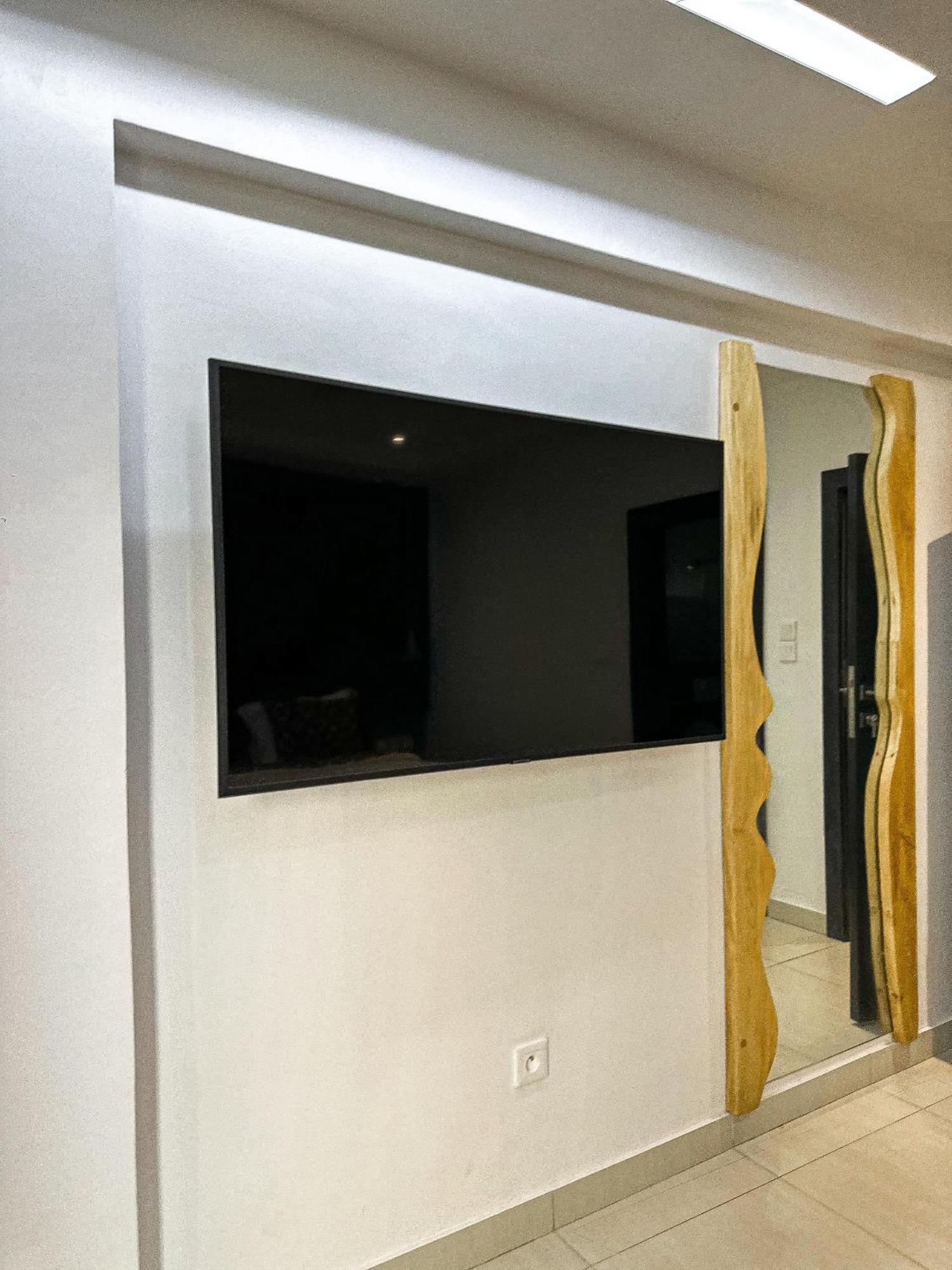Klik Klak Appart Hotel Cotonou Buitenkant foto