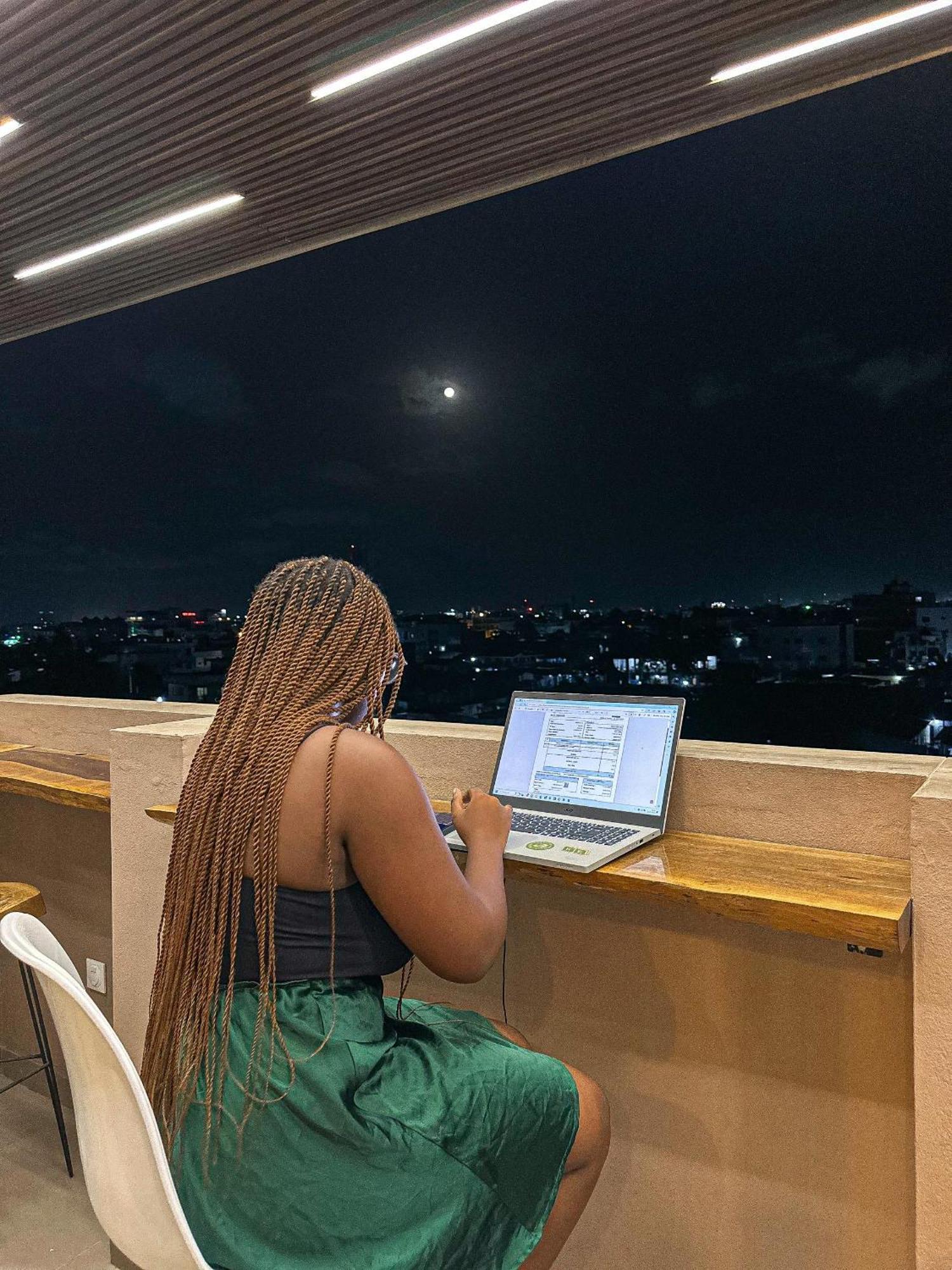 Klik Klak Appart Hotel Cotonou Buitenkant foto