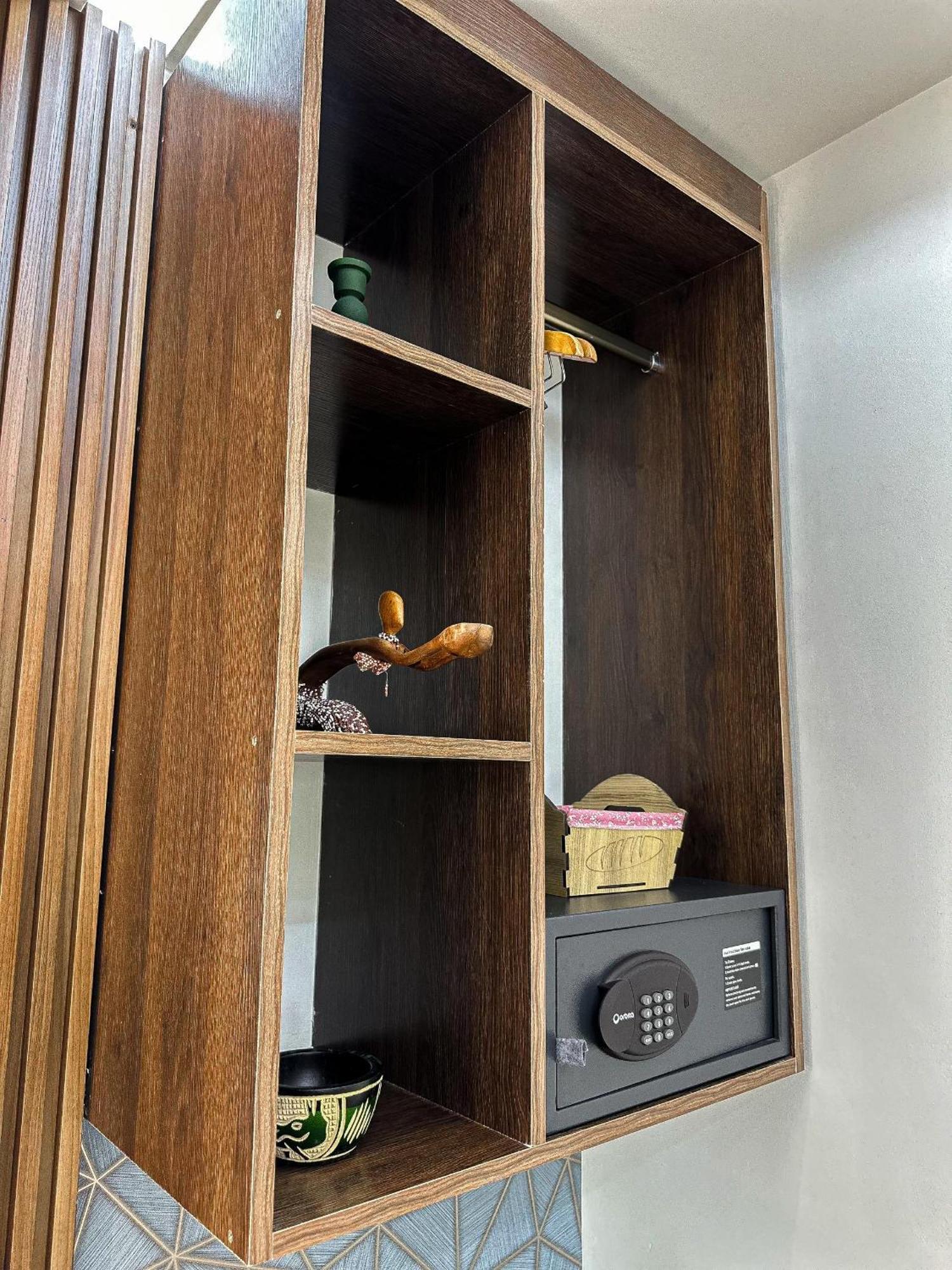 Klik Klak Appart Hotel Cotonou Buitenkant foto