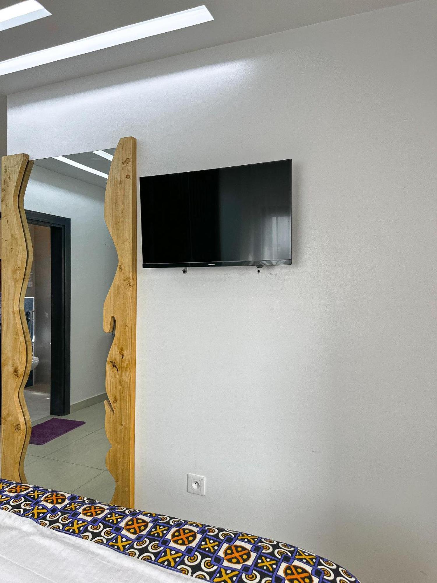 Klik Klak Appart Hotel Cotonou Buitenkant foto