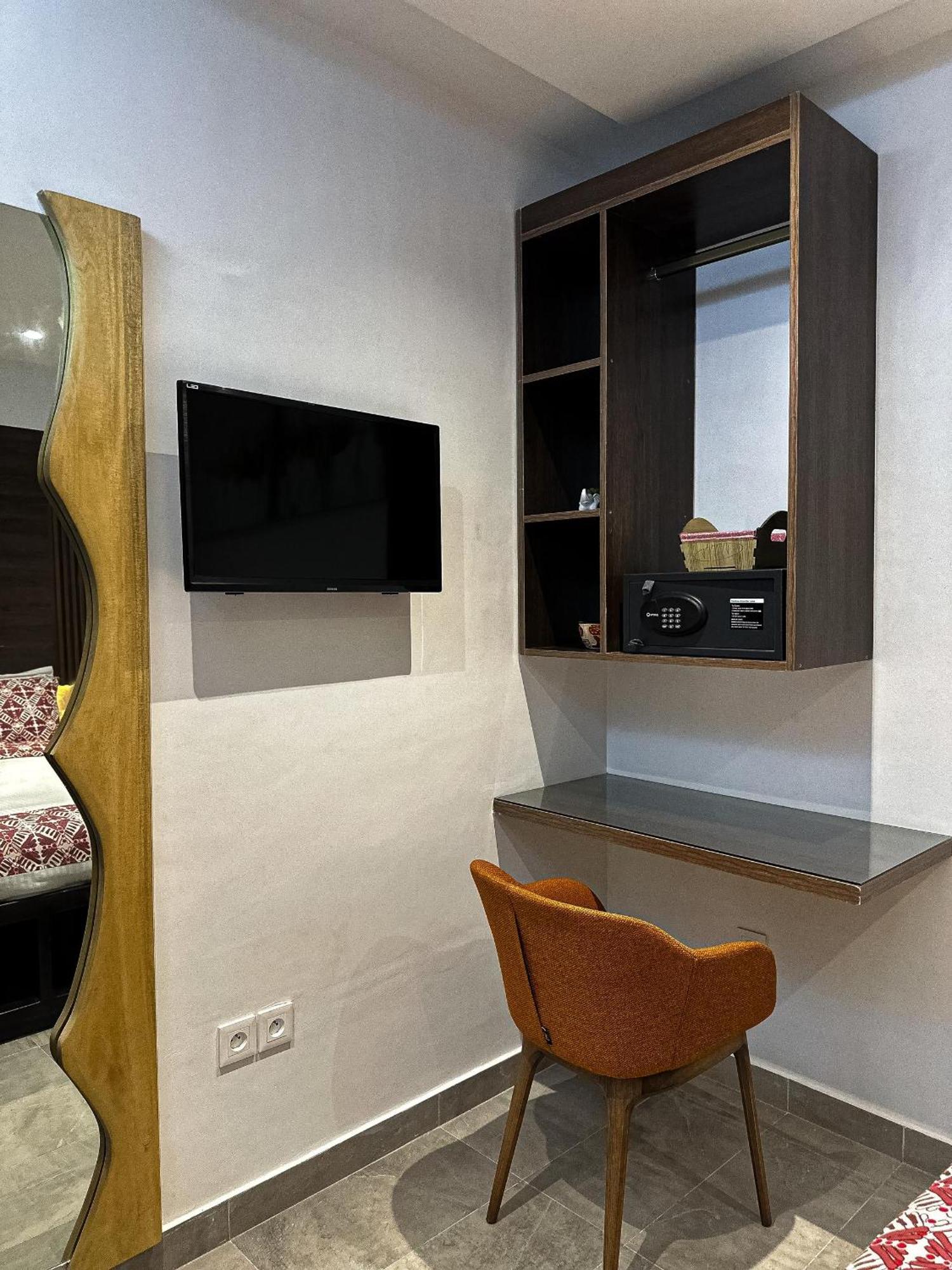 Klik Klak Appart Hotel Cotonou Buitenkant foto